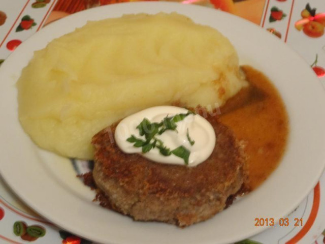 Mushroom cutlets made from fresh or frozen mushrooms