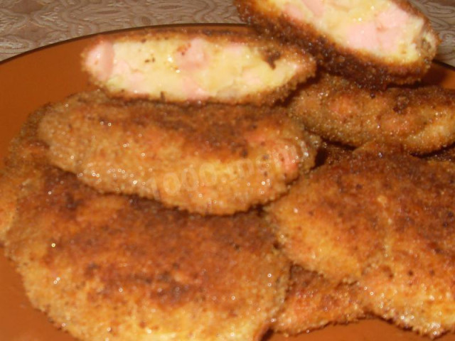 Cutlets with sausage and cheese