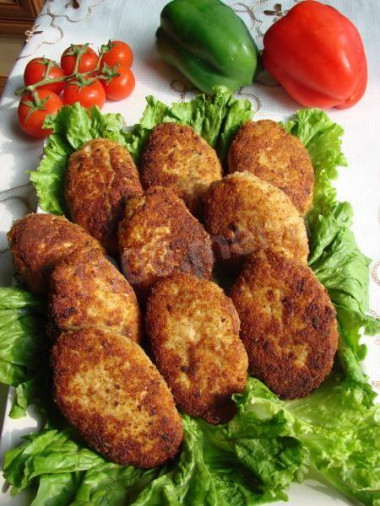 Chicken cutlets with mushrooms