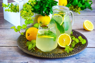 Lemonade drink made of lemons and mint