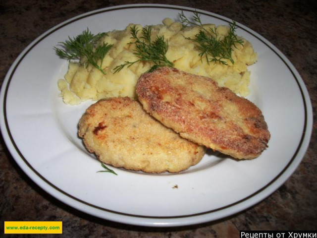 Hake fish cutlets with cream in semolina