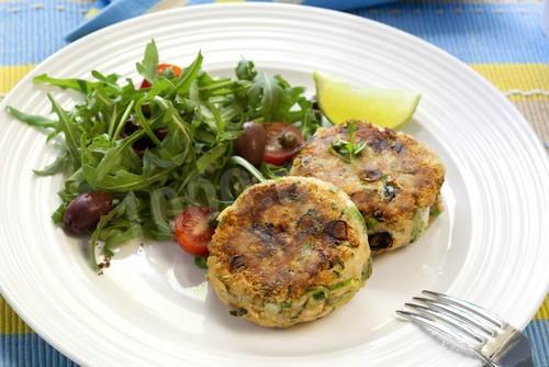 Perch and pink salmon cutlets with spinach