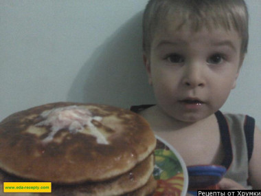 American pancakes on dry yeast with melted butter