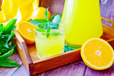 Lemonade made from oranges home