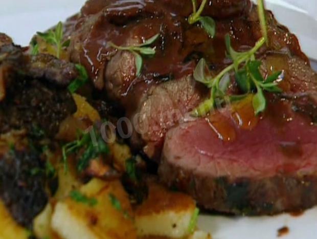 Venison in chocolate sauce