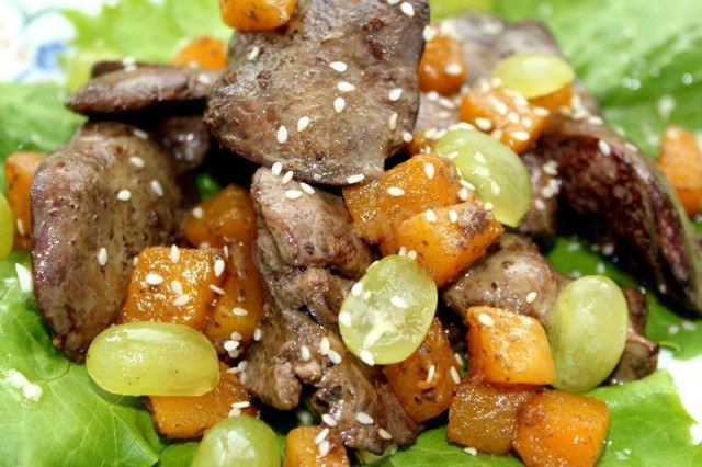 Warm autumn salad with chicken liver and pumpkin