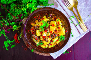 Stewed potatoes in a saucepan