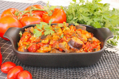 Eggplant with bell pepper and tomatoes stewed