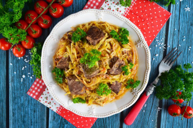 Liver stewed with cabbage