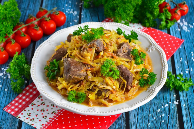 Liver stewed with cabbage