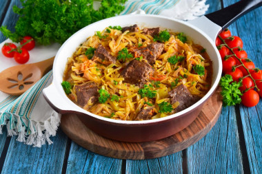 Liver stewed with cabbage