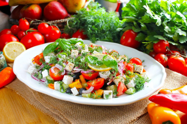 Greek salad with fetaxa classic