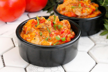 Oyster mushrooms stewed with vegetables