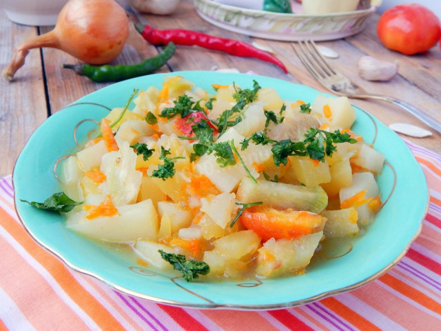 Stewed turnips with vegetables