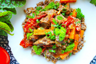 Stewed beef heart with vegetables