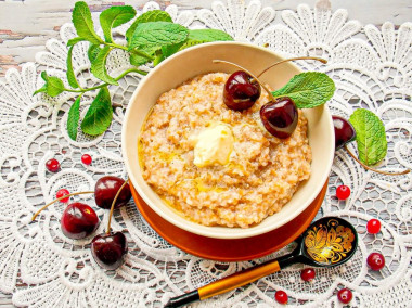 Artek wheat porridge on water