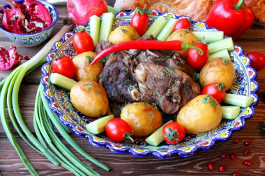 Cauldron kebab with Uzbek lamb potatoes