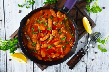 Pork goulash with tomato sauce