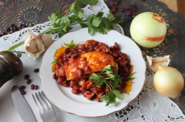 Chicken with red beans