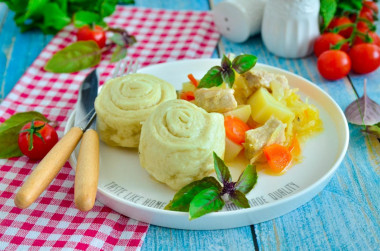 Strudels with meat and potatoes in German