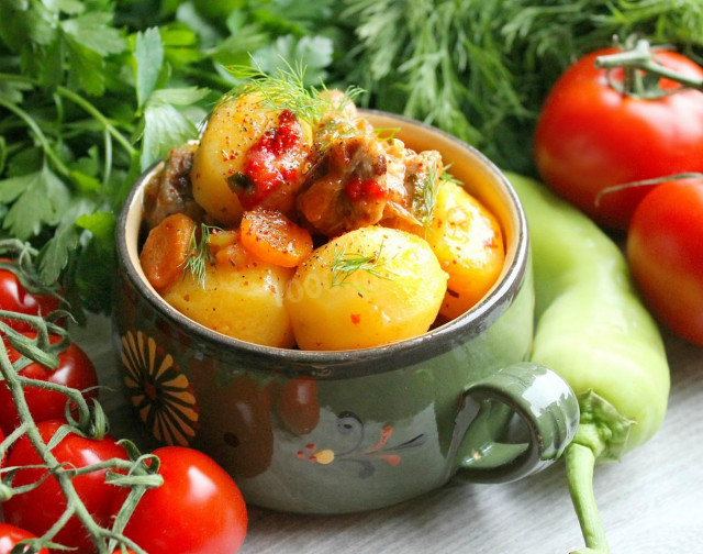 Roast in a cauldron with potatoes