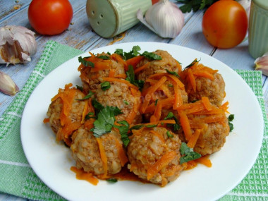 Meatballs in a saucepan