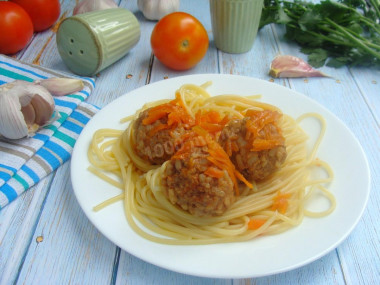 Meatballs in a saucepan