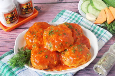 Chicken meatballs in the oven with gravy