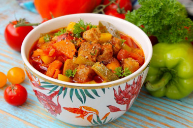 Meat stew with pork vegetables