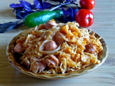 Cabbage with sausages in a slow cooker