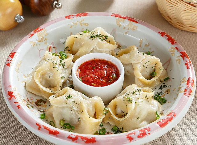 Manta rays in a frying pan