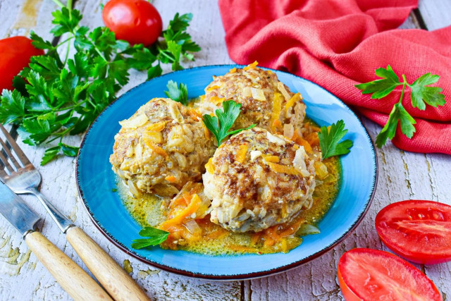 Lazy cabbage rolls in a slow cooker with cabbage rice and minced meat