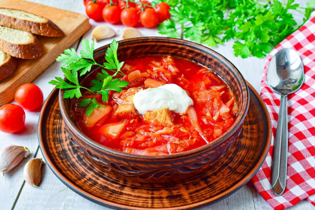 Borscht with fresh cabbage, beetroot and meat