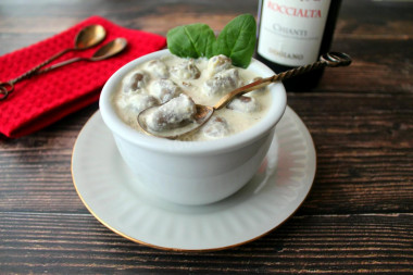 Chicken hearts in cream sauce