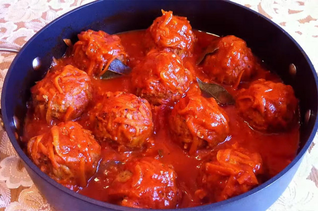 Pork meatballs with rice