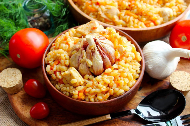 Bulgur pilaf with chicken