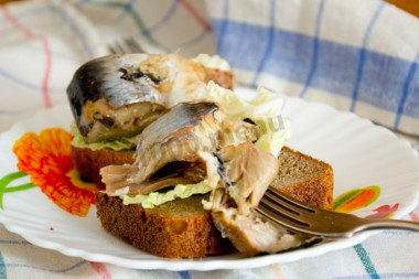 Canned mackerel homemade in oil