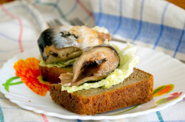 Canned mackerel homemade in oil