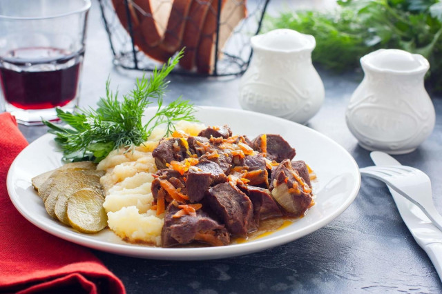 Beef heart in a slow cooker