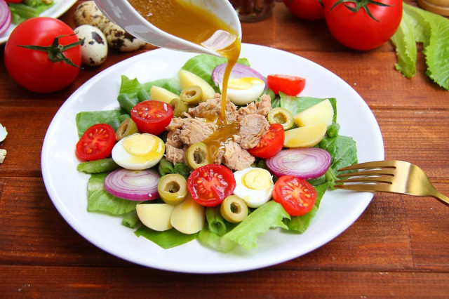 Classic Nicoise salad with tuna and anchovies