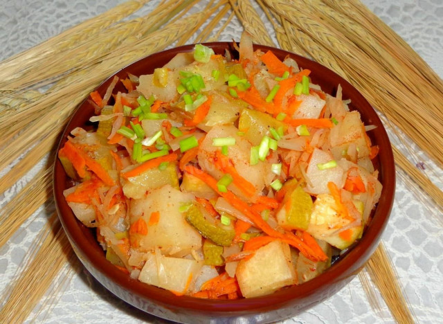 Zucchini with cabbage and potatoes in a slow cooker