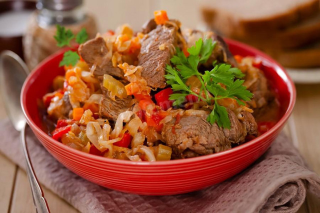 Beef with cabbage in a slow cooker