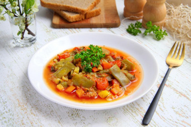 Vegetable soup in a slow cooker