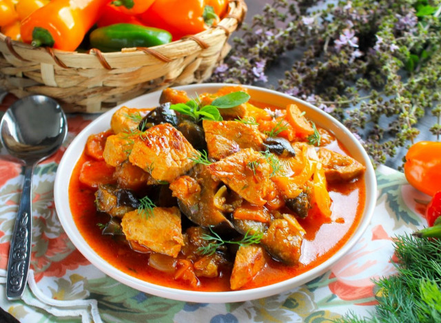 Pork with eggplant in a frying pan