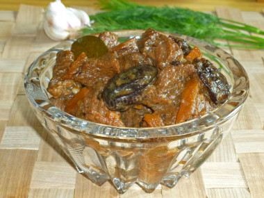 Veal with prunes