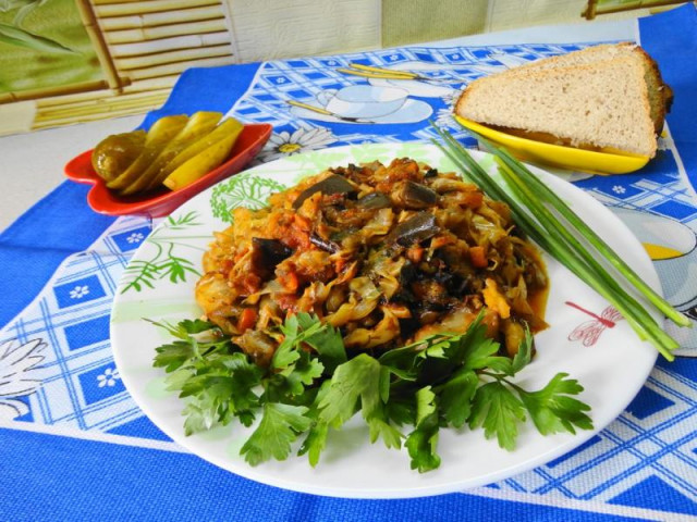 Lean vegetarian stew with vegetables