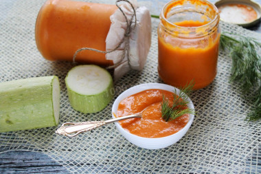 Squash caviar with bell pepper through a meat grinder