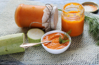 Squash caviar with bell pepper through a meat grinder