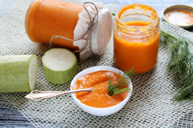 Squash caviar with bell pepper through a meat grinder