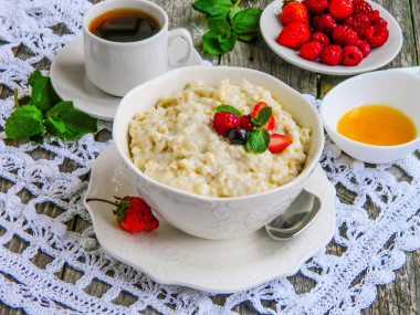 Herculean porridge with milk